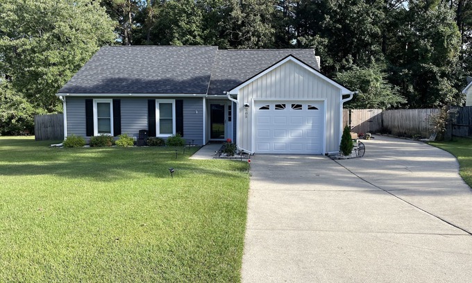 Jacksonville House | ESCAPE INTO OUR OASIS - full of amenities