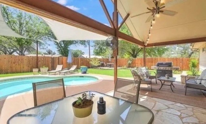 Marble Falls House | Escape This Cozy Fall Hot Tub Holiday Perfection