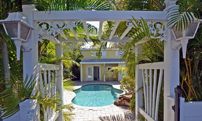 Whitney Beach Condo | Escape to a Beach Oasis with Pool and Perfectly Located on Anna Maria Island