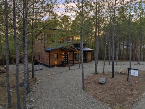 Pickens Apartment | Escape to Hochatown/Broken Bow, Oklahoma Sleeps 10