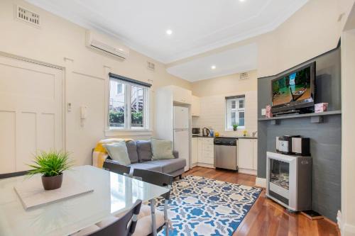 Neutral Bay Apartment | Escape To Neutral Bay -Perfect Home Away From Home