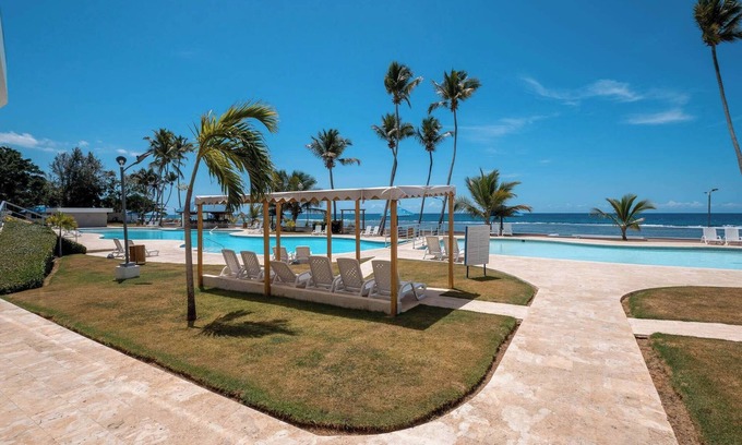 Juan Dolio - El Pueblo Apartment | Escape To Paradise Beachfront 2br beach