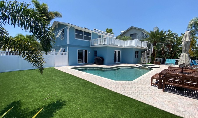 Tarpon Springs House | Escape to Paradise: Luxe Waterfront 3BR/3BA w/Pool, Hot Tub & Fishing Dock