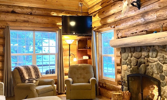 Enterprise House | Escape to Rustic Bliss: Unwind in Our Wallowa Lake Log Cabin