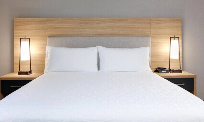 Hurst House | Escape to Sumptuous Studio Suite! Pets Allowed