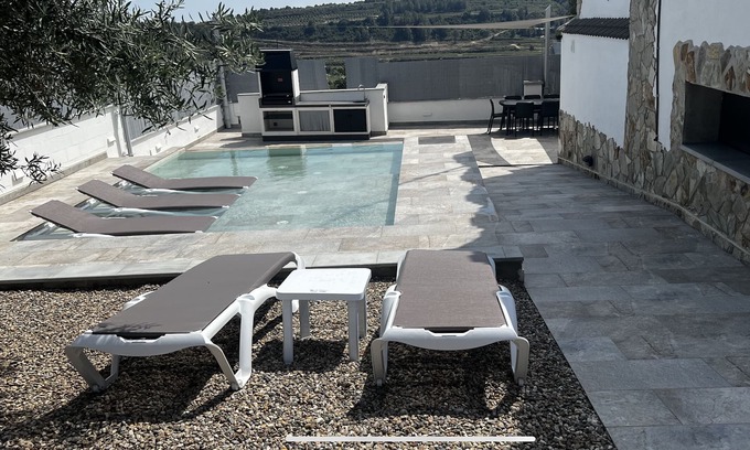 Caserio De Ca'n Rosell Apartment | Espaciosa Casa Entre Viñedos Cerca de Barcelona y de las Playas de Sitges