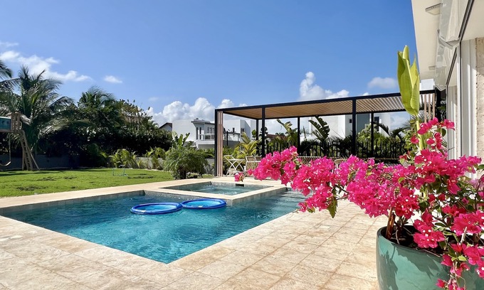 Juan Dolio Villa | Espectacular Villa Pool & Golf, Metro Country Club