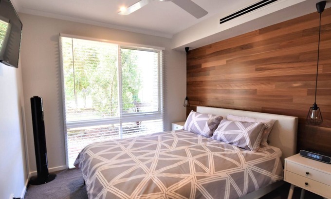 Inverloch Apartment | Esplanade Sophistication - Close to Town