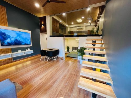 Sualkuchi Apartment | Espresso