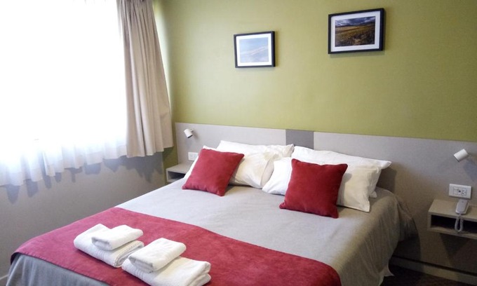 General Roca Hotel | Estepa Hotel
