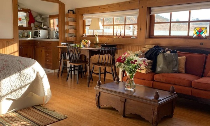 Valley Ford Apartment | Estero Schoolhouse Guest Studio