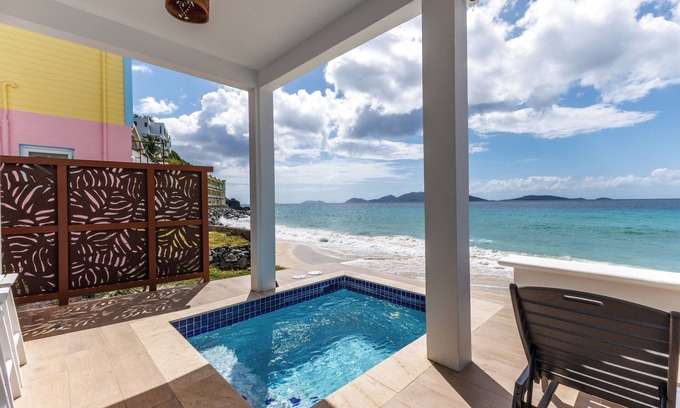 West End Apartment | ETTA BEACH VILLA - Chic new luxury beachfront apartment with pool