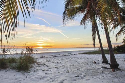 Fort Myers Beach House | Eucalyptus C by Sun Palace Vacations