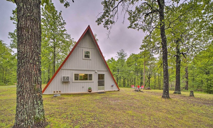 Eucha Apartment | Eucha A-Frame w/ Fire Pit: Just 1 Mi to Lake!