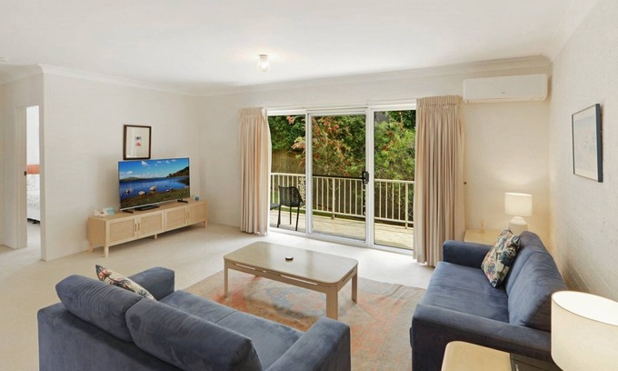Avoca Beach Apartment | Evening Soiree - Good Position