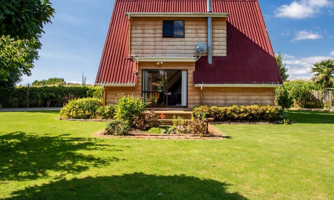 Motueka House | Evergreen Cottage - Motueka Holiday Home