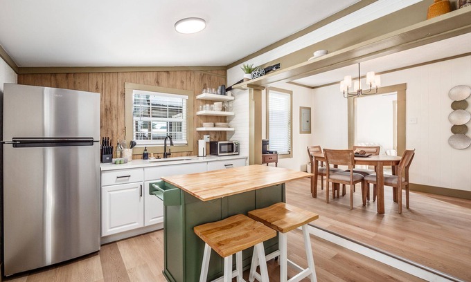 Creola Cabin | Evergreen Escape + Hot Tub I Fire Pit