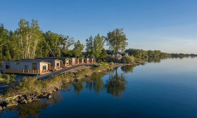 Boardman Hotel | Everything You Need for Your Stay is Here! Relaxing View of Columbia River