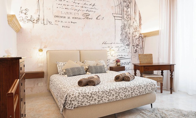 Bitetto Apartment | Ex Monastero in Centro Storico a Bitetto, 3 Bedrooms, Free Wi-Fi.