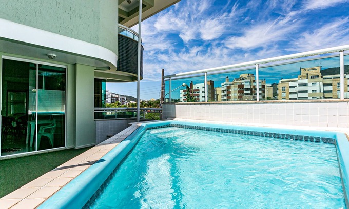 Governador Celso Ramos House | Excellent house, three suites with air, private swimming pool, barbecue, Closest. sea