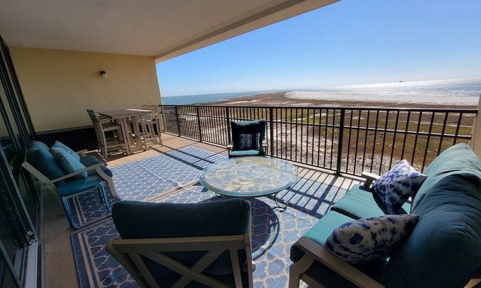 Dauphin Island Condo | Excellent ! 5- Star beachfront condo.