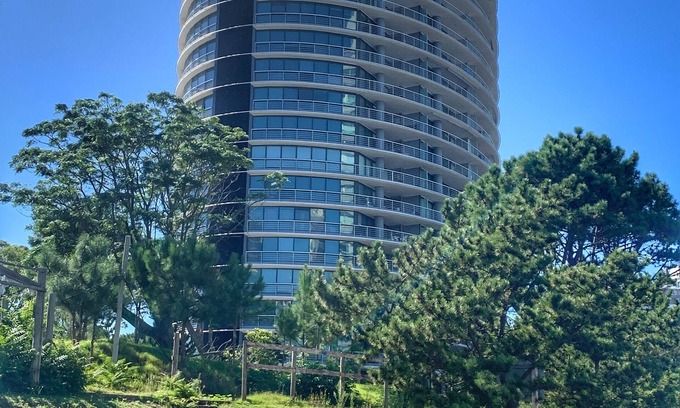Aidy Grill Apartment | Excellent Apartment 15th floor views