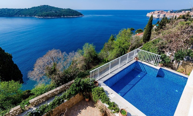 Municipality of Dubrovnik Villa | Excellent Dubrovnik Villa | 6 Bedrooms | Villa Adrian | Private Pool | Stunning.