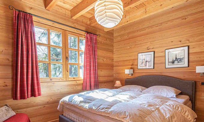 Valfrejus Ski Chalet | Exceptional chalet: 5 rooms, 14 pers, near slopes, WiFi, fireplace