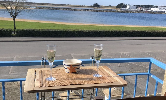 Etel House | Exceptional seafront location