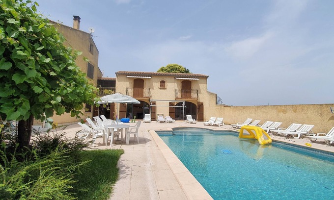 Orange House | Exceptional setting surrounded by vineyards in a peaceful setting