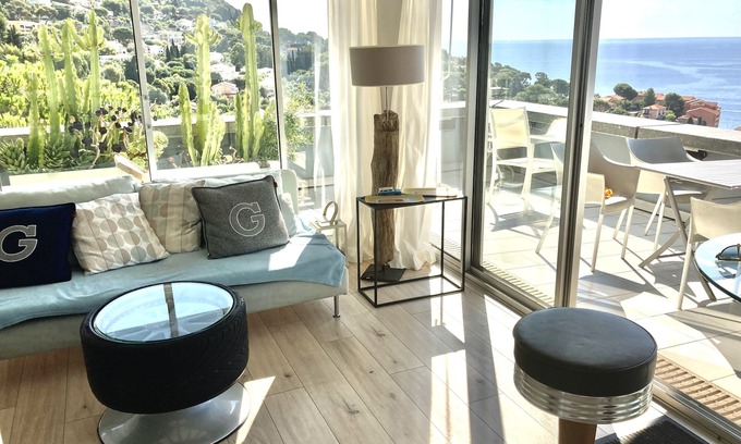 Cap d'Ail Apartment | Exceptional view, standing terrace overlooking the Merc bathing beaches 5m Monac