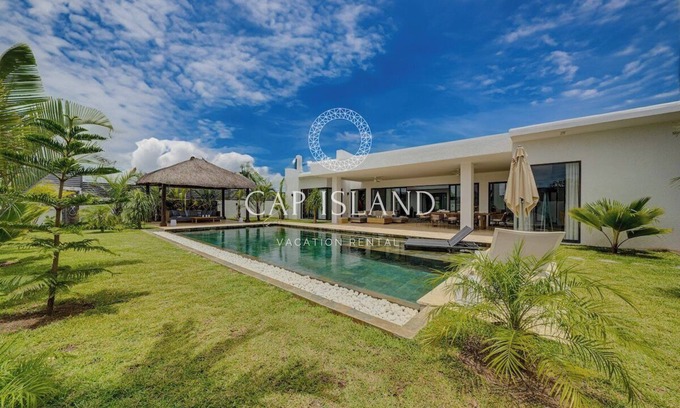 Grand-Baie Villa | Exceptional villa with heated pool and tropical garden