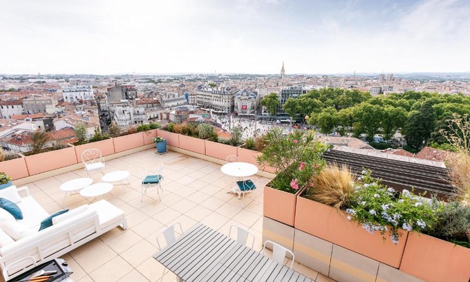 Comedie Apartment | Exceptionnel ! Duplex au 11eme étage avec ascenseur, parking et clim (AC) - Class Appart