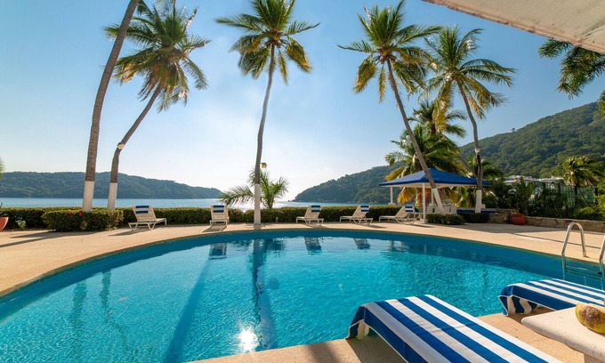 Pichilingue Villa | Exclusiva Villa con Acceso Directo a la Playa