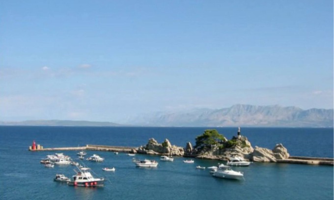 Trpanj Apartment | EXCLUSIVE 2 Bed SEAFRONT Apt - STUNNING VIEWS