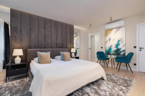 City Centre Apartment | Exclusive Apartment on the Vistula River in Kraków by Renters Prestige