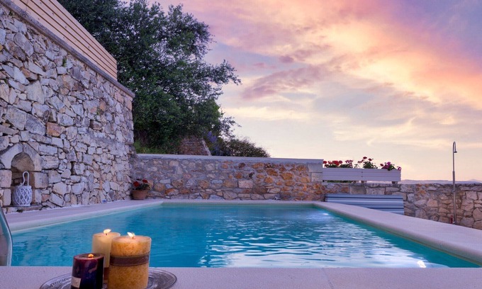 Makhairoi Villa | Exclusive Crete Villa | Villa Aladanos | Private Pool | Jacuzzi | 4 BDR | Maheri