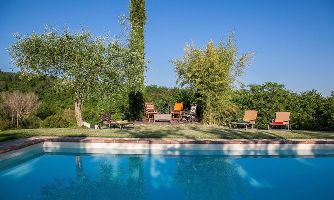Citta della Pieve Villa | exclusive luxurious Farmhouse, heated pool, between Florence and Rome, gardenn