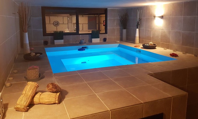 Candelaria Ski Chalet | Exclusive luxury villa with private heated pool for 6 Pax