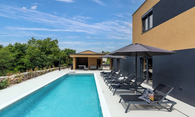 Jursici Villa | Exclusive luxury villa Viktor with 7 bedrooms for families & groups