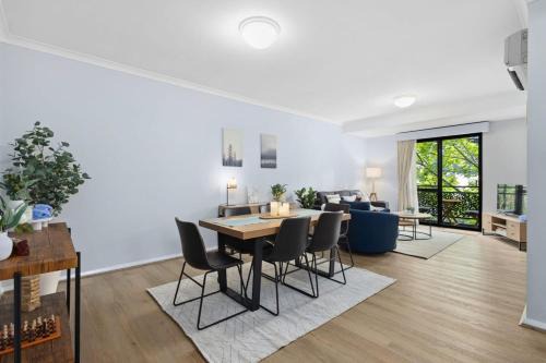 Northbridge Apartment | Exclusive Northbridge Apt w Wi-Fi Pool