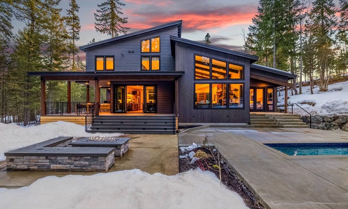 Ronald House | Exclusive Perk @ Suncadia's #1 Private Setting + Pool/Amazing Game Room