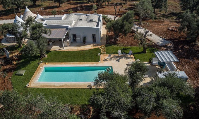 San Michele Salentino Villa | Exclusive trullo with swimming pool