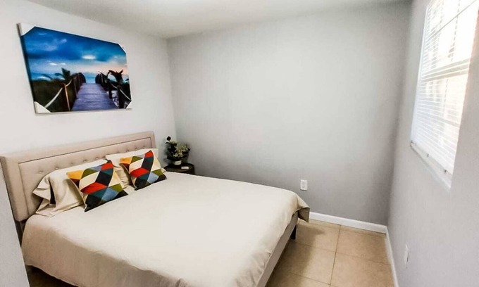 Tampa Apartment | "Exclusive Unit: Sleeps 3, Central Location"
