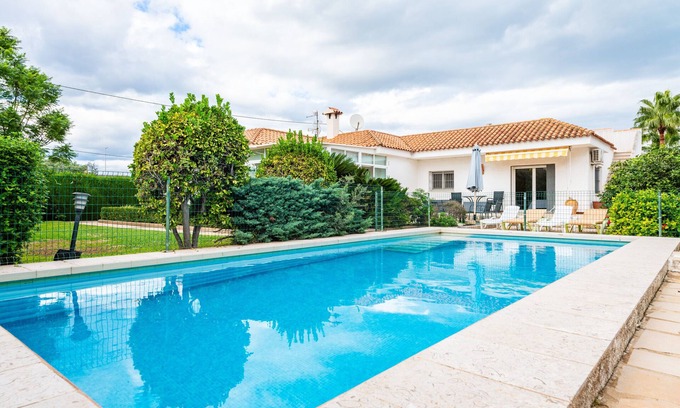 Vinaros Villa | Exclusive Villa Mario with Private Pool, Wi-Fi and close to the Beach