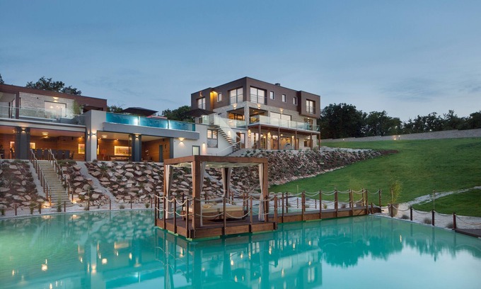 Jursici House | Exclusive villa near Pula with its own lake