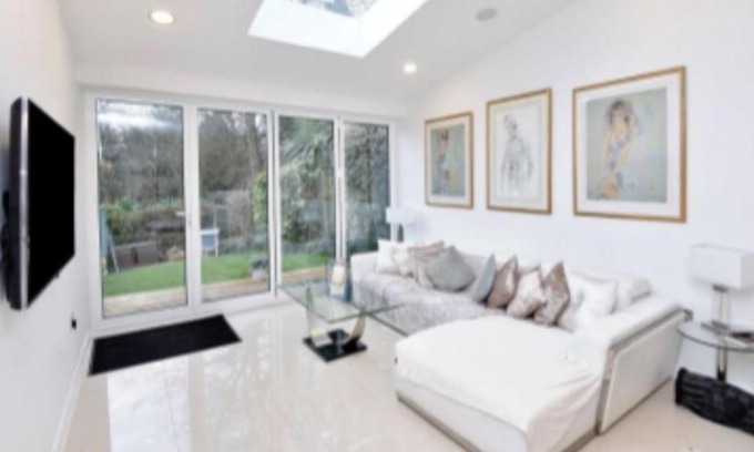Weybridge House | Exclusive weybridge home