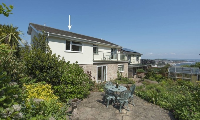 Dawlish Cottage | EXE VIEW, romantic, with a garden in Dawlish
