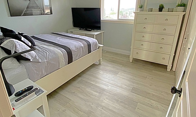 Grande Prairie House | Executive Comfortable Home Close to Highway 40 and Eastlink Centre
