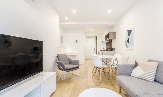 Bundoora Apartment | Executive Comfort Living Near La Trobe & RMIT Uni